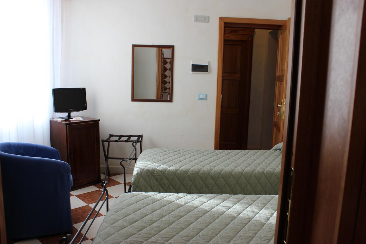 Villa Cosilinum Padula Εξωτερικό φωτογραφία